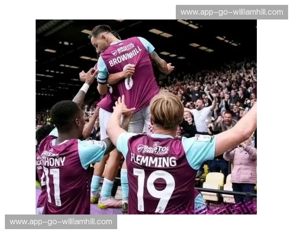 铁血兰开夏对决蓝桥新贵：当伯恩利的硬骨头遇上切尔西的青春风暴